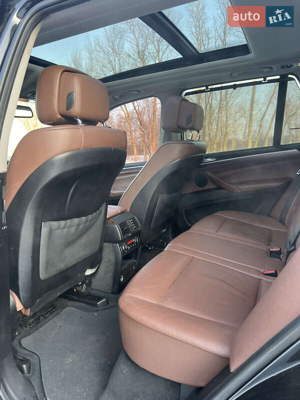 Внедорожник / Кроссовер BMW X5 2011 в Костополе