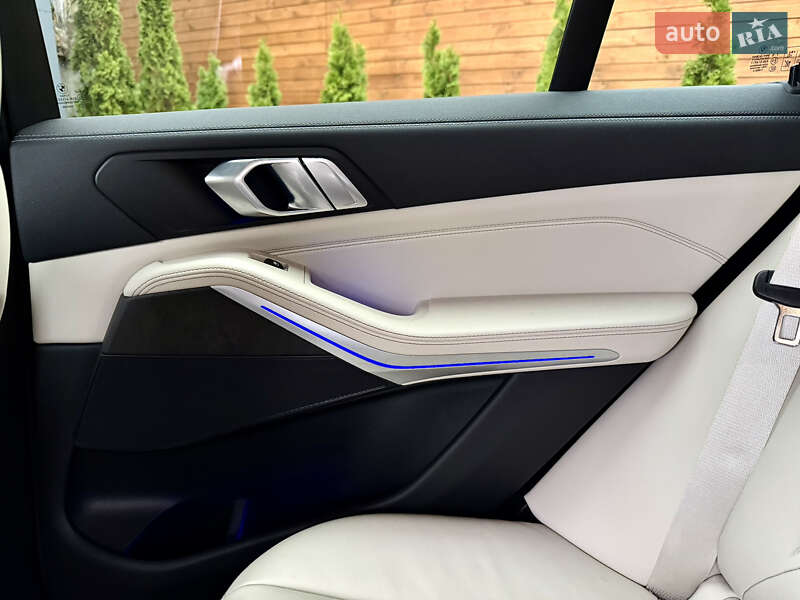 Внедорожник / Кроссовер BMW X5 2022 в Киеве