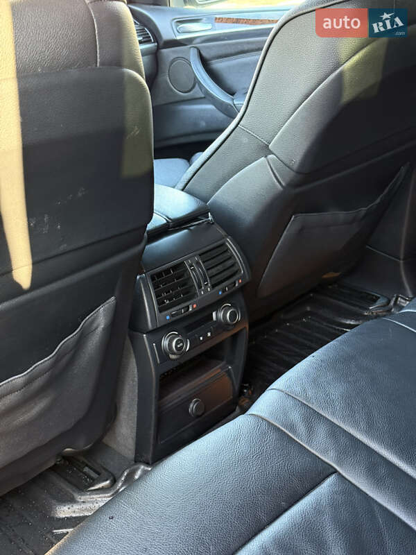 Внедорожник / Кроссовер BMW X5 2010 в Хмельницком