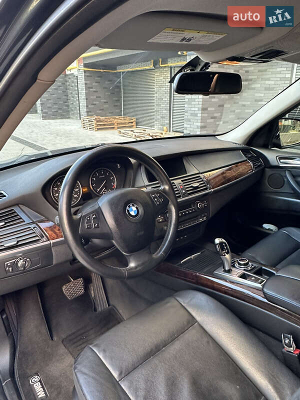Внедорожник / Кроссовер BMW X5 2010 в Житомире