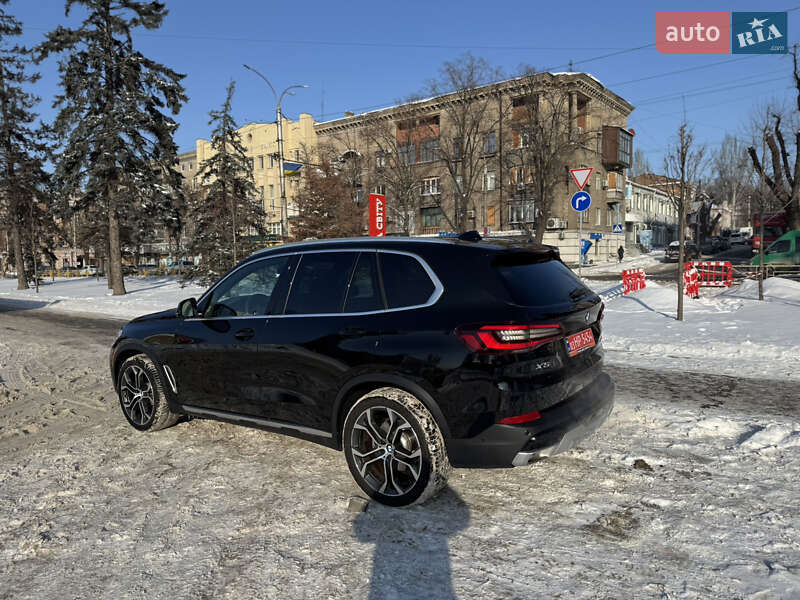 Внедорожник / Кроссовер BMW X5 2023 в Запорожье