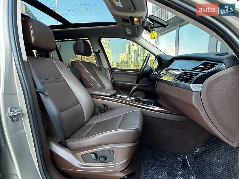 Внедорожник / Кроссовер BMW X5 2010 в Киеве