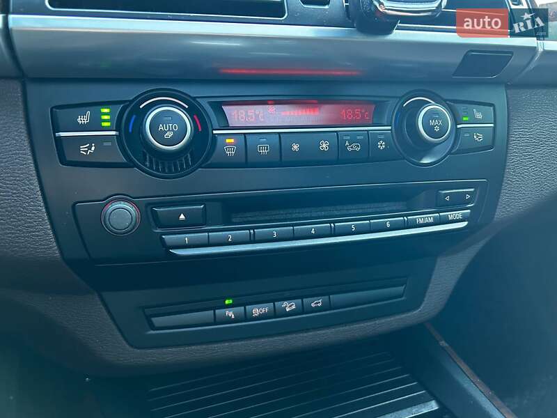 Внедорожник / Кроссовер BMW X5 2010 в Киеве