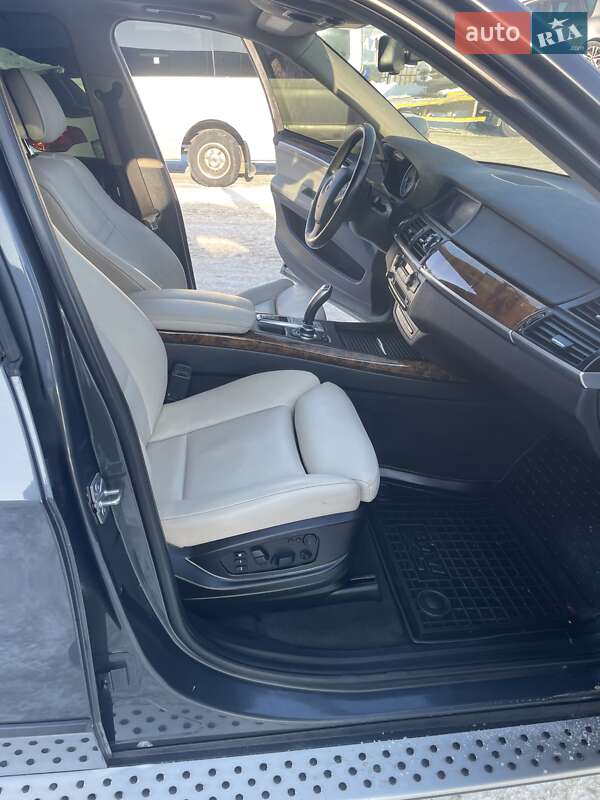 Внедорожник / Кроссовер BMW X5 2012 в Ковеле