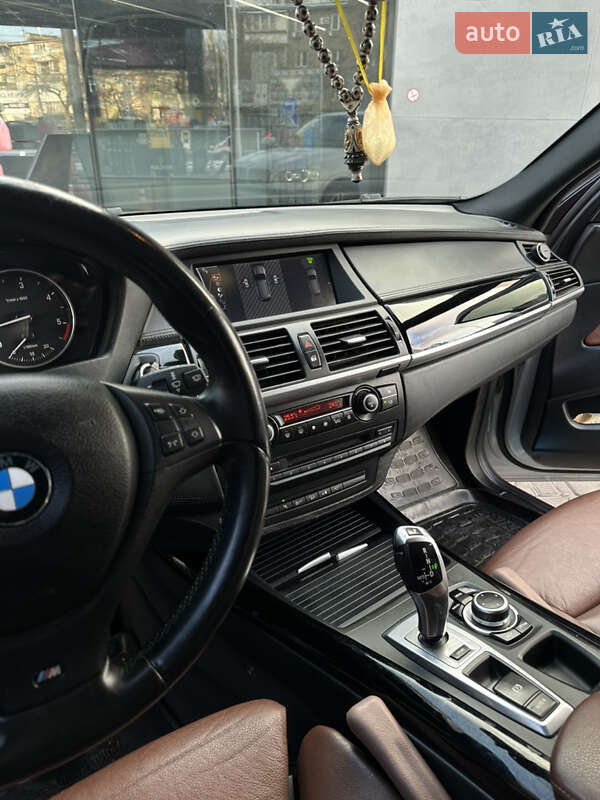 Внедорожник / Кроссовер BMW X5 2010 в Южноукраинске