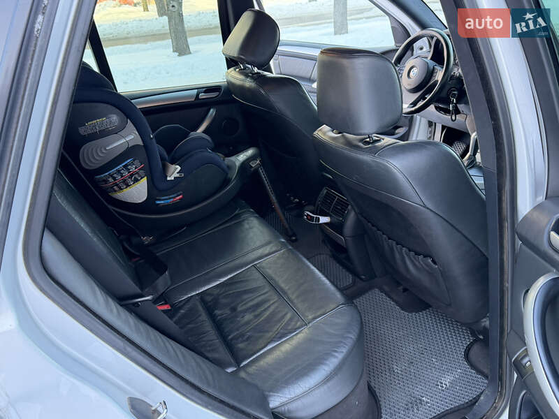 Внедорожник / Кроссовер BMW X5 2002 в Ровно