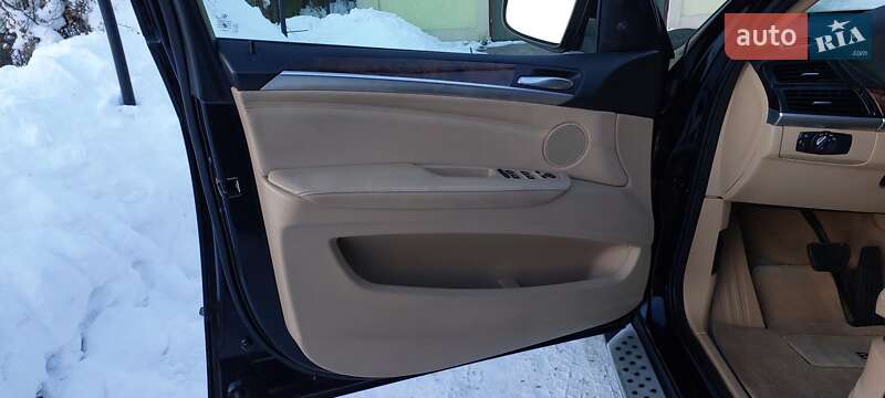 Внедорожник / Кроссовер BMW X5 2012 в Дубно