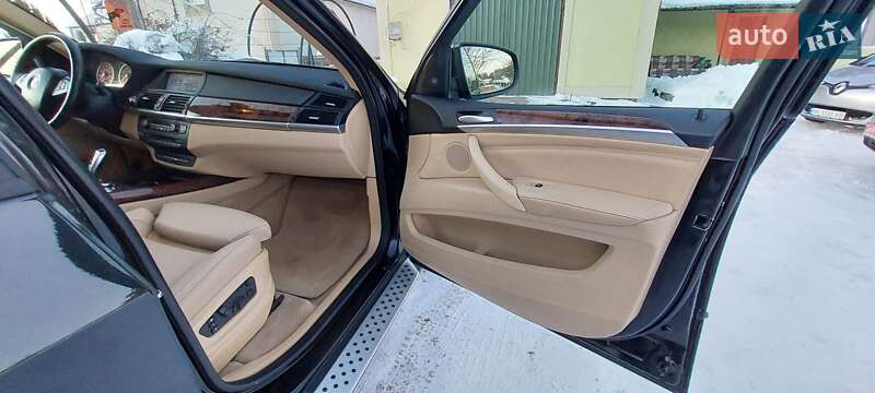 Внедорожник / Кроссовер BMW X5 2012 в Дубно