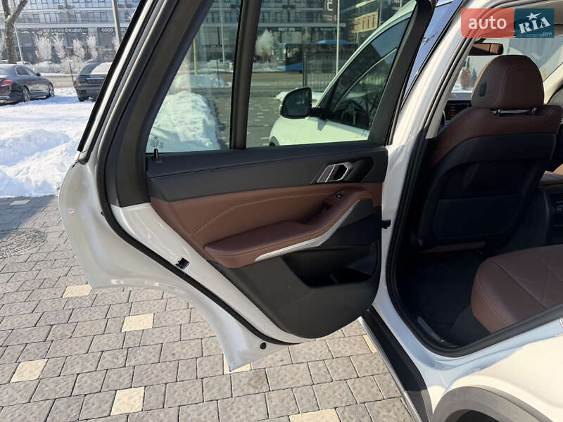Внедорожник / Кроссовер BMW X5 2023 в Ужгороде