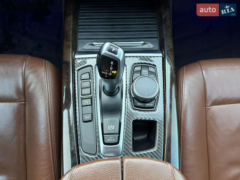 Внедорожник / Кроссовер BMW X5 2015 в Киеве