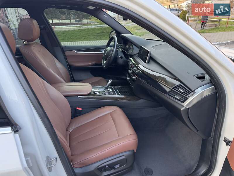 Внедорожник / Кроссовер BMW X5 2017 в Луцке