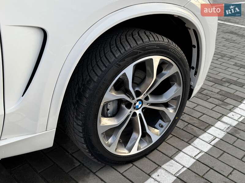 Внедорожник / Кроссовер BMW X5 2017 в Луцке