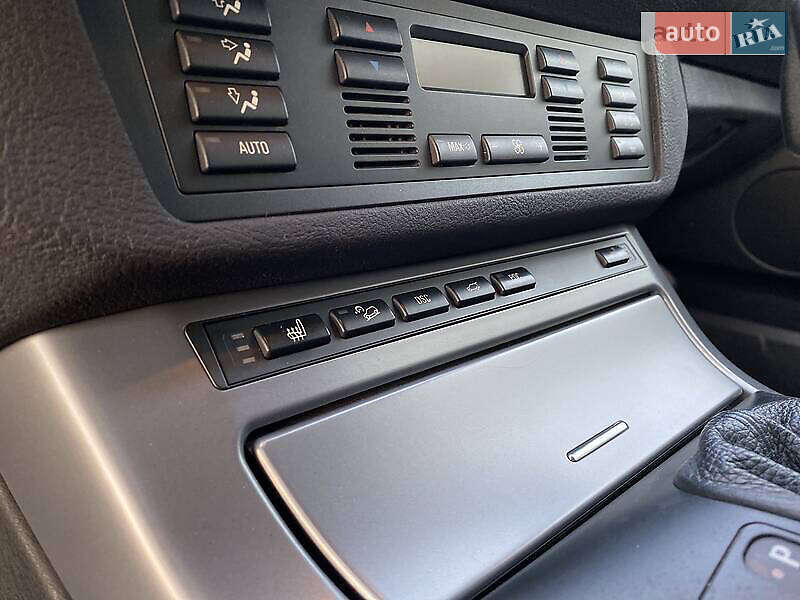 Внедорожник / Кроссовер BMW X5 2004 в Одессе