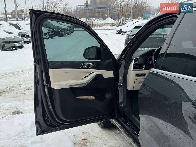 Внедорожник / Кроссовер BMW X5 2019 в Каменец-Подольском