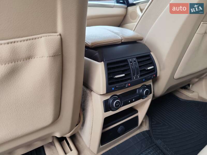 Позашляховик / Кросовер BMW X5 2010 в Дніпрі