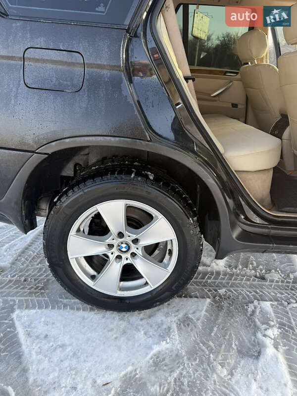 Внедорожник / Кроссовер BMW X5 2001 в Вольнянске