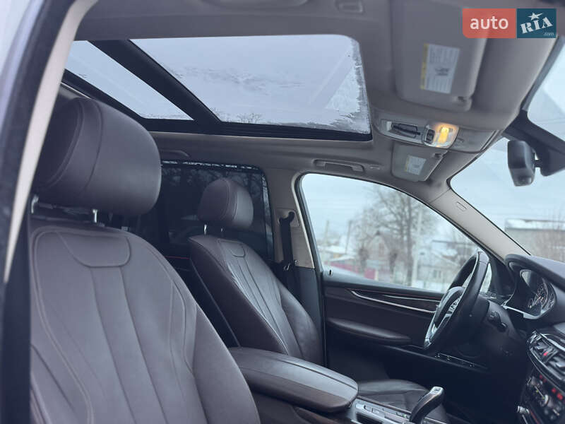 Позашляховик / Кросовер BMW X5 2015 в Луцьку