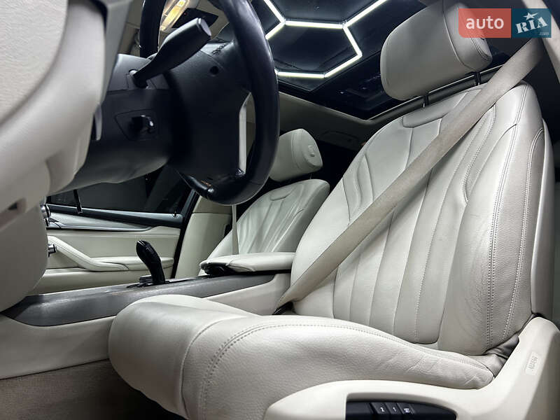 Внедорожник / Кроссовер BMW X5 2014 в Черновцах