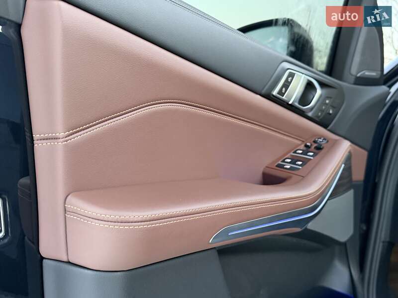 Внедорожник / Кроссовер BMW X5 2024 в Киеве