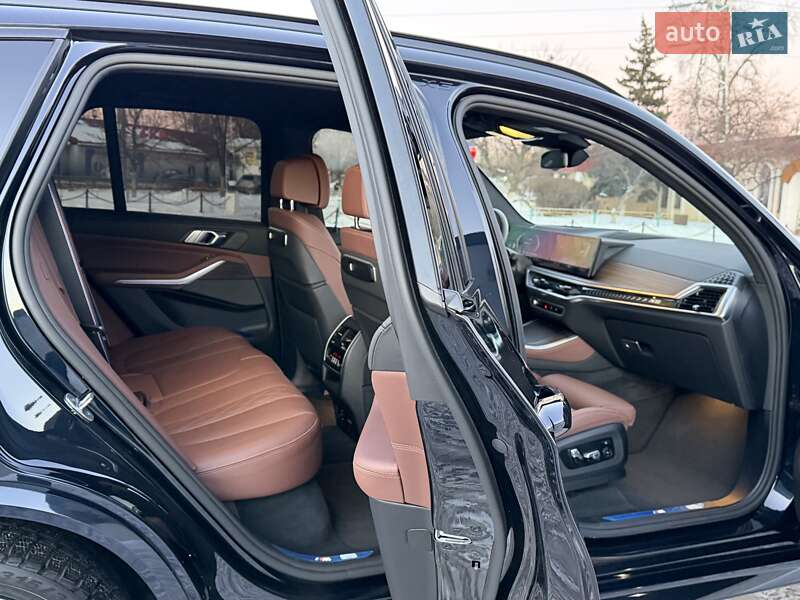 Внедорожник / Кроссовер BMW X5 2024 в Киеве