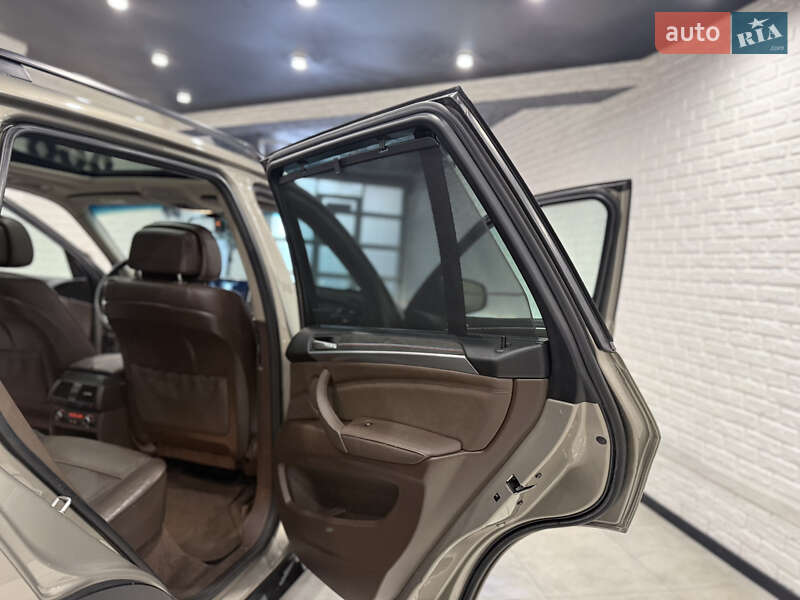 Внедорожник / Кроссовер BMW X5 2011 в Одессе