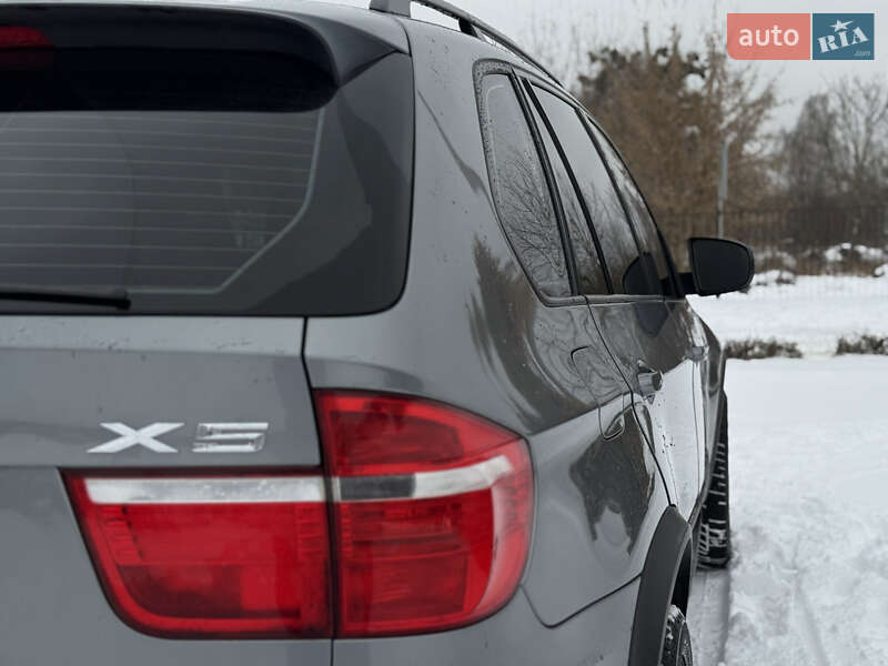 Внедорожник / Кроссовер BMW X5 2010 в Ровно
