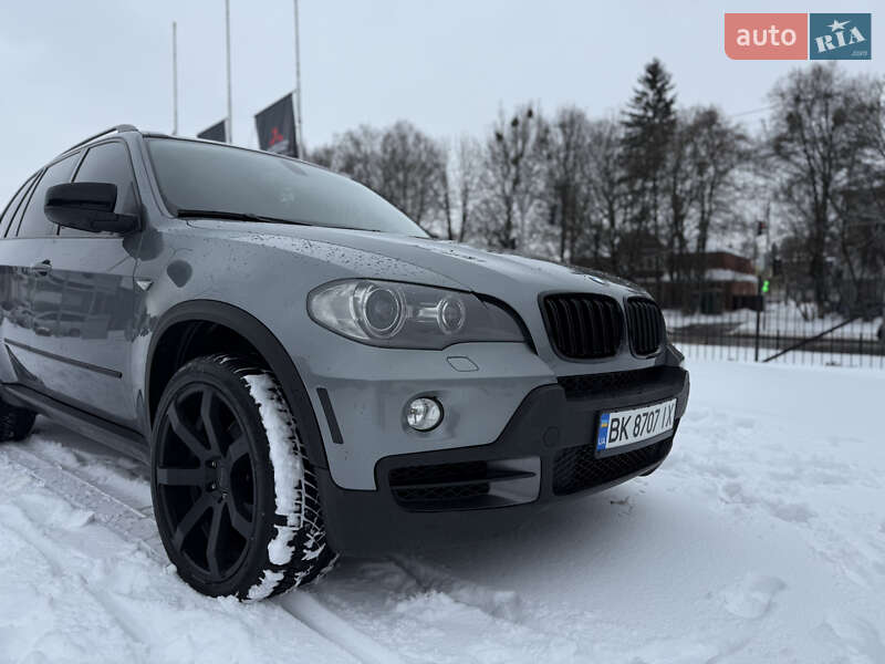 Внедорожник / Кроссовер BMW X5 2010 в Ровно