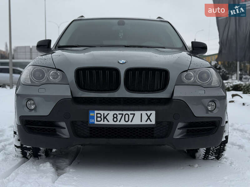 Внедорожник / Кроссовер BMW X5 2010 в Ровно