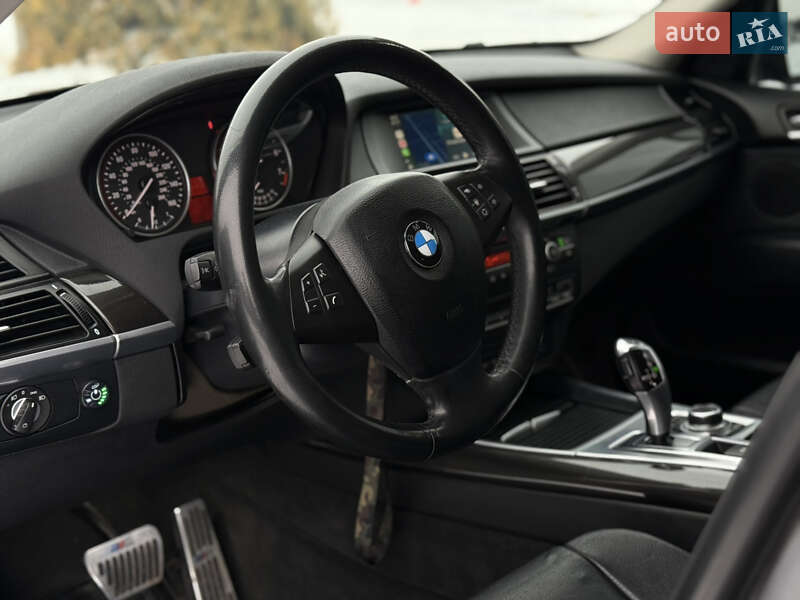 Внедорожник / Кроссовер BMW X5 2010 в Ровно