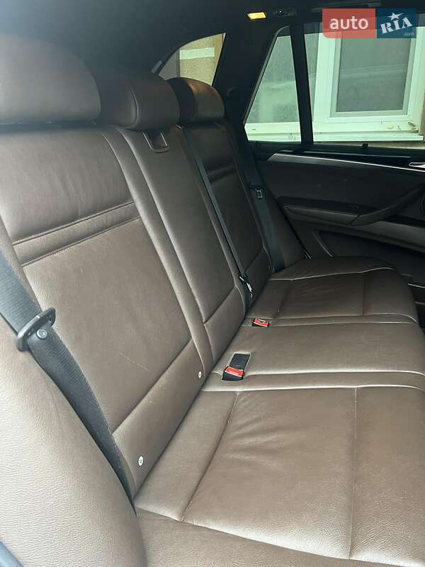 Позашляховик / Кросовер BMW X5 2010 в Рівному
