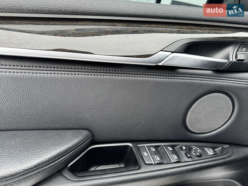 Внедорожник / Кроссовер BMW X5 2016 в Харькове