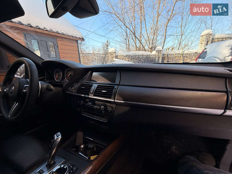 Внедорожник / Кроссовер BMW X5 2010 в Киеве