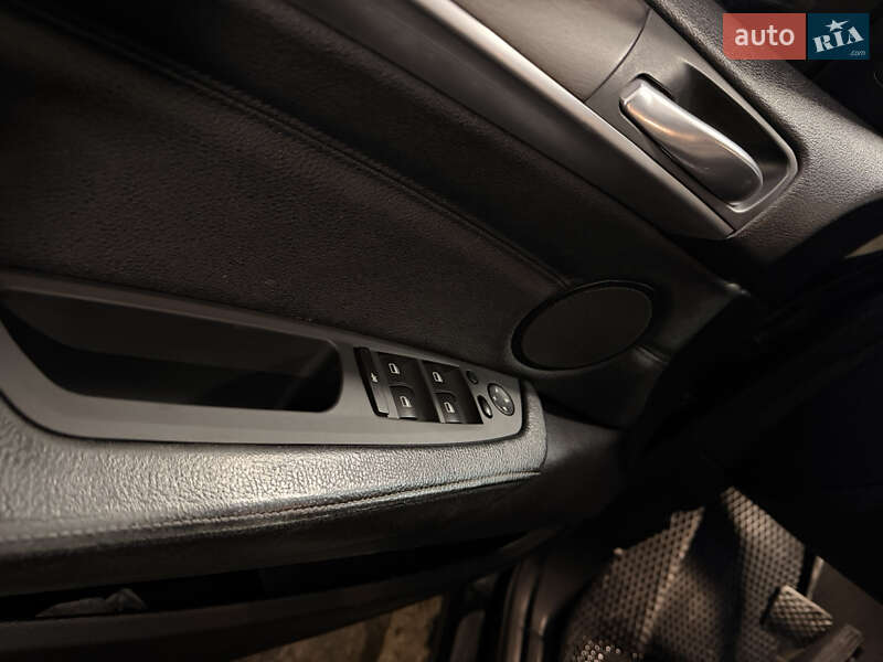 Внедорожник / Кроссовер BMW X5 2010 в Киеве