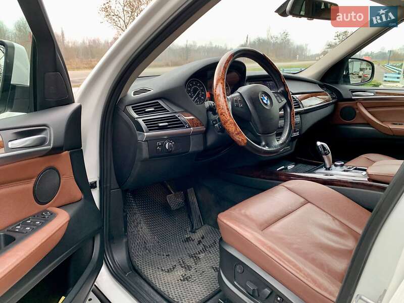 Внедорожник / Кроссовер BMW X5 2013 в Малине