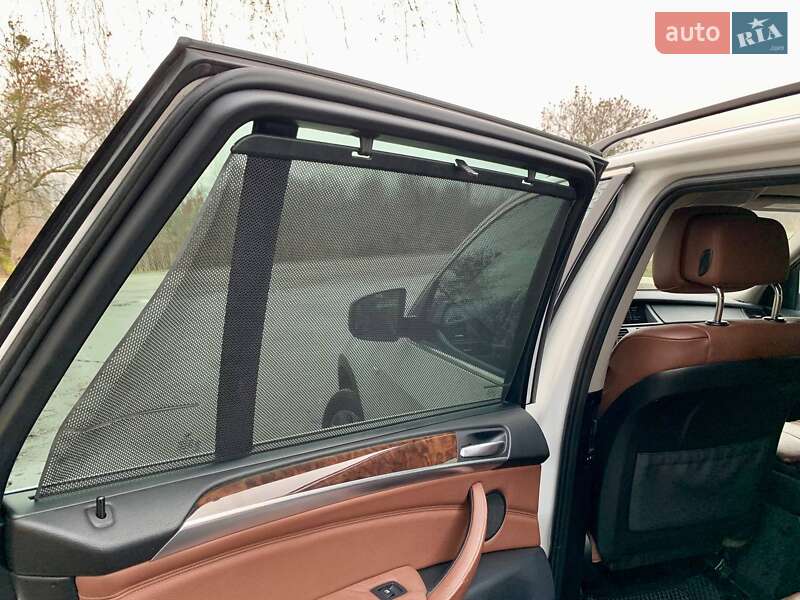 Внедорожник / Кроссовер BMW X5 2013 в Малине