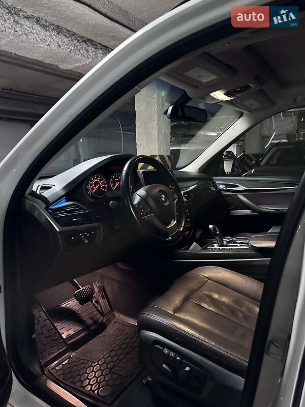 Внедорожник / Кроссовер BMW X5 2015 в Киеве
