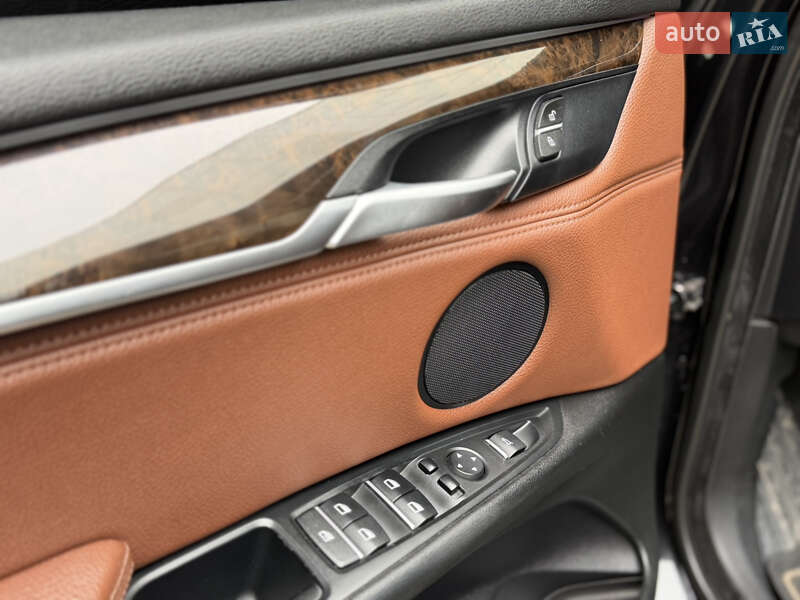 Внедорожник / Кроссовер BMW X5 2015 в Киеве