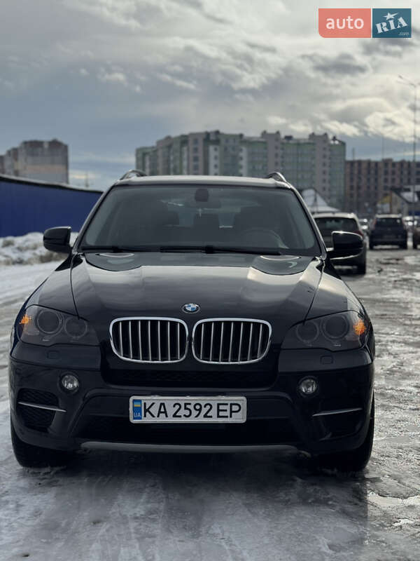 Внедорожник / Кроссовер BMW X5 2013 в Калуше