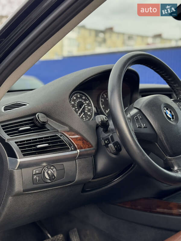 Внедорожник / Кроссовер BMW X5 2013 в Калуше