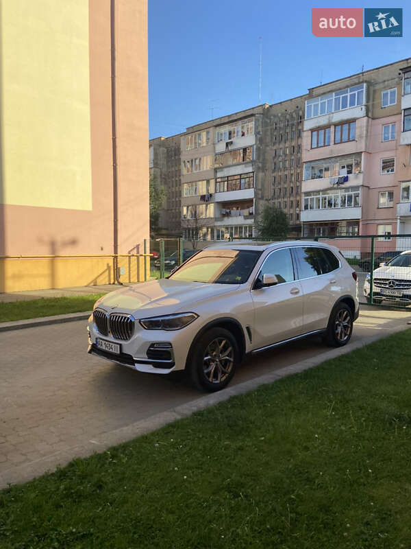 Позашляховик / Кросовер BMW X5 2019 в Жовкві