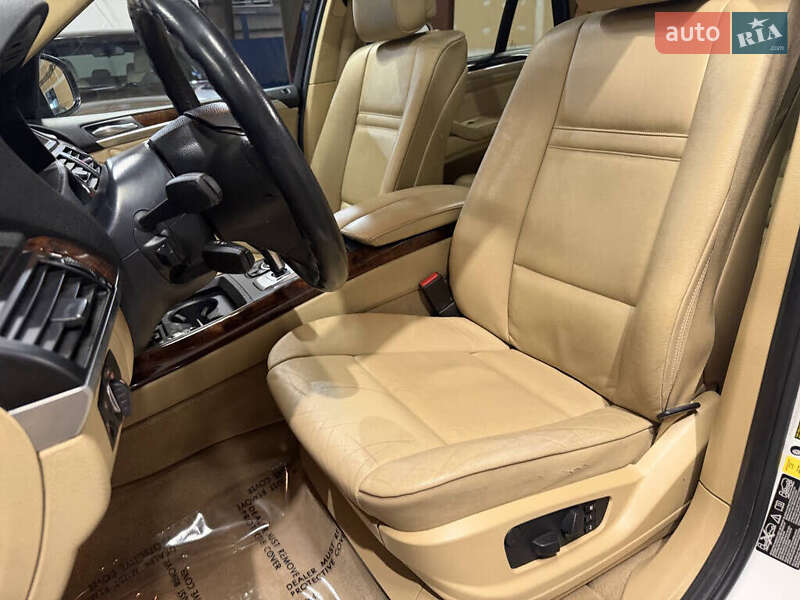 Позашляховик / Кросовер BMW X5 2012 в Львові