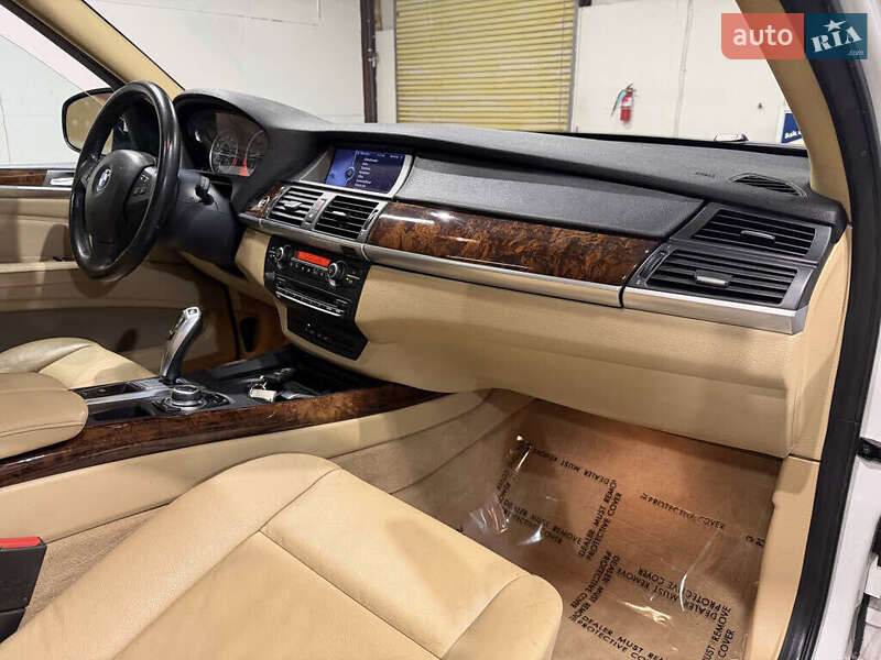 Позашляховик / Кросовер BMW X5 2012 в Львові