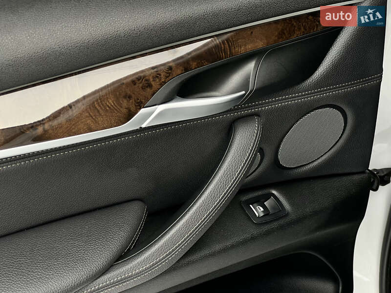 Внедорожник / Кроссовер BMW X5 2016 в Киеве