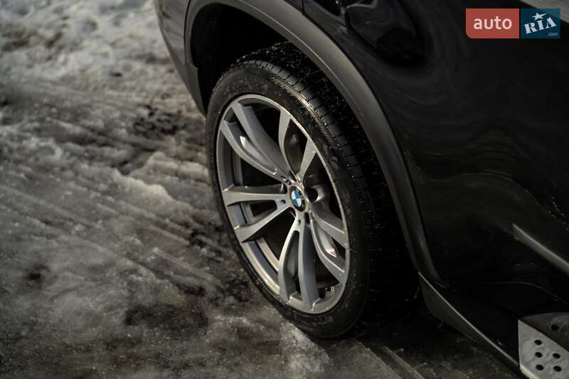 Позашляховик / Кросовер BMW X5 2011 в Чернівцях