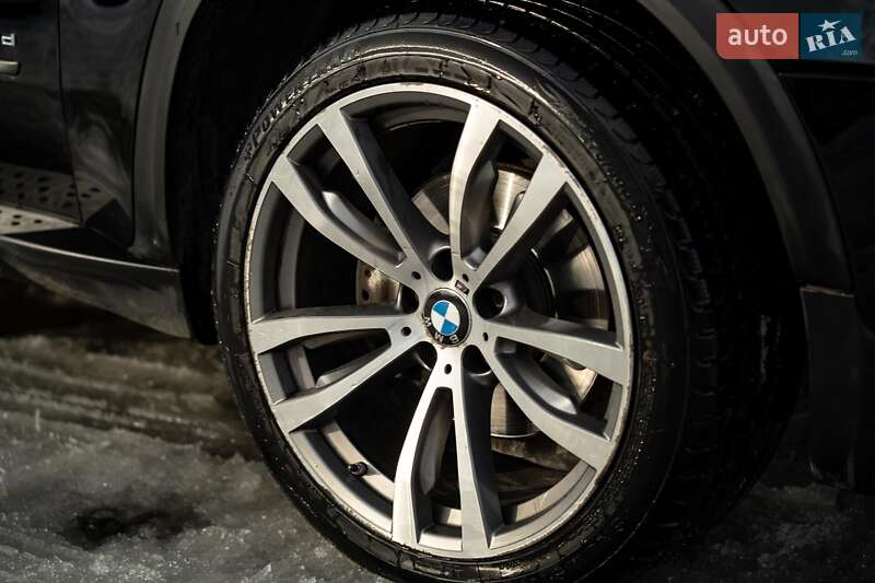 Позашляховик / Кросовер BMW X5 2011 в Чернівцях