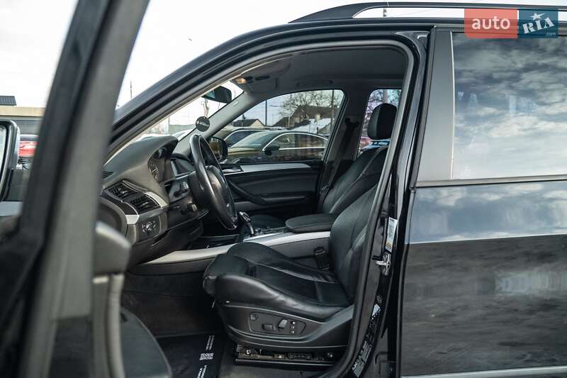 Позашляховик / Кросовер BMW X5 2011 в Чернівцях