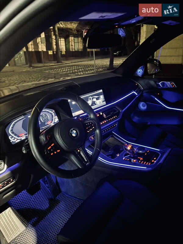 Позашляховик / Кросовер BMW X5 2021 в Чернівцях