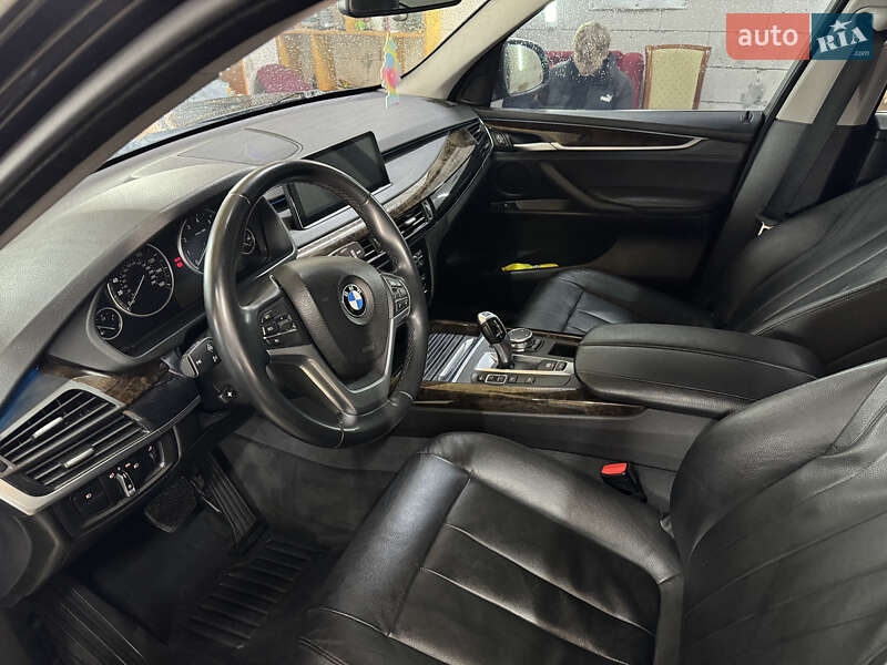 Позашляховик / Кросовер BMW X5 2015 в Луцьку
