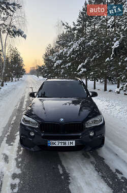 Позашляховик / Кросовер BMW X5 2015 в Рівному