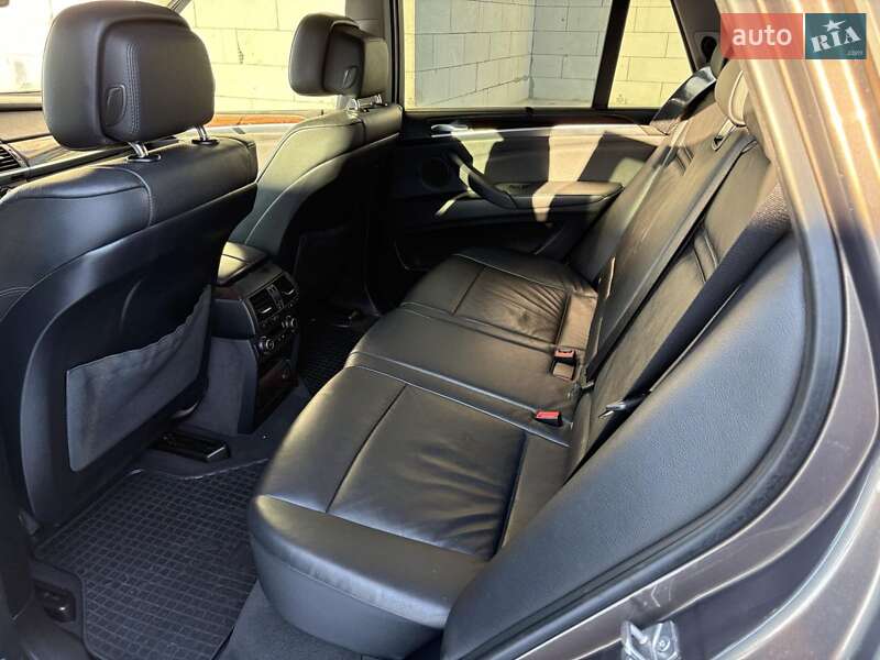 Позашляховик / Кросовер BMW X5 2011 в Києві фото 36 Позашляховик / Кросовер BMW X5 2011 в Києві